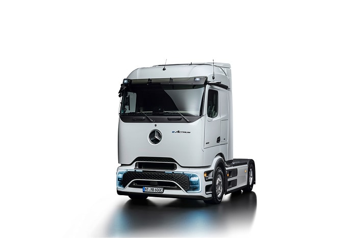 Mercedes-Benz Trucks celebrates world premiere of the battery electric long-haul truck eActros 600