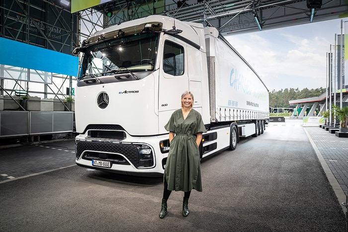 Mercedes-Benz Trucks celebrates world premiere of the battery electric long-haul truck eActros 600