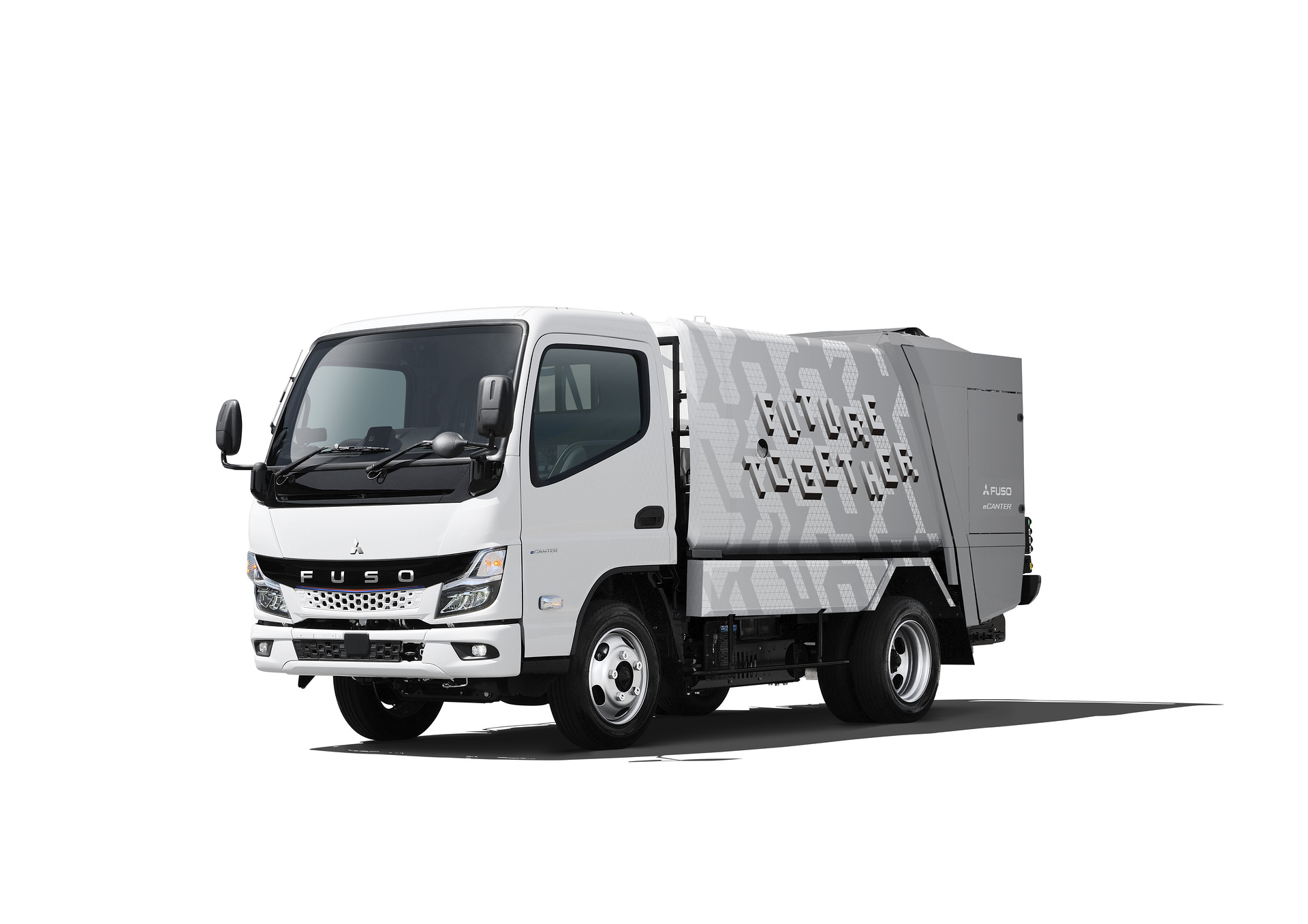 FUSO eCanter with garbage truck application JAPAN MOBILITY SHOW 2023: Daimler Truck subsidiary FUSO presents fully remodelled heavy-duty truck Super Great