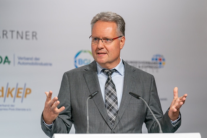 Ingo Scherhaufer, Leiter Entwicklung Active Safety der Daimler Truck AG, mit dem Europäischen Sicherheitspreis Nutzfahrzeuge ausgezeichnet