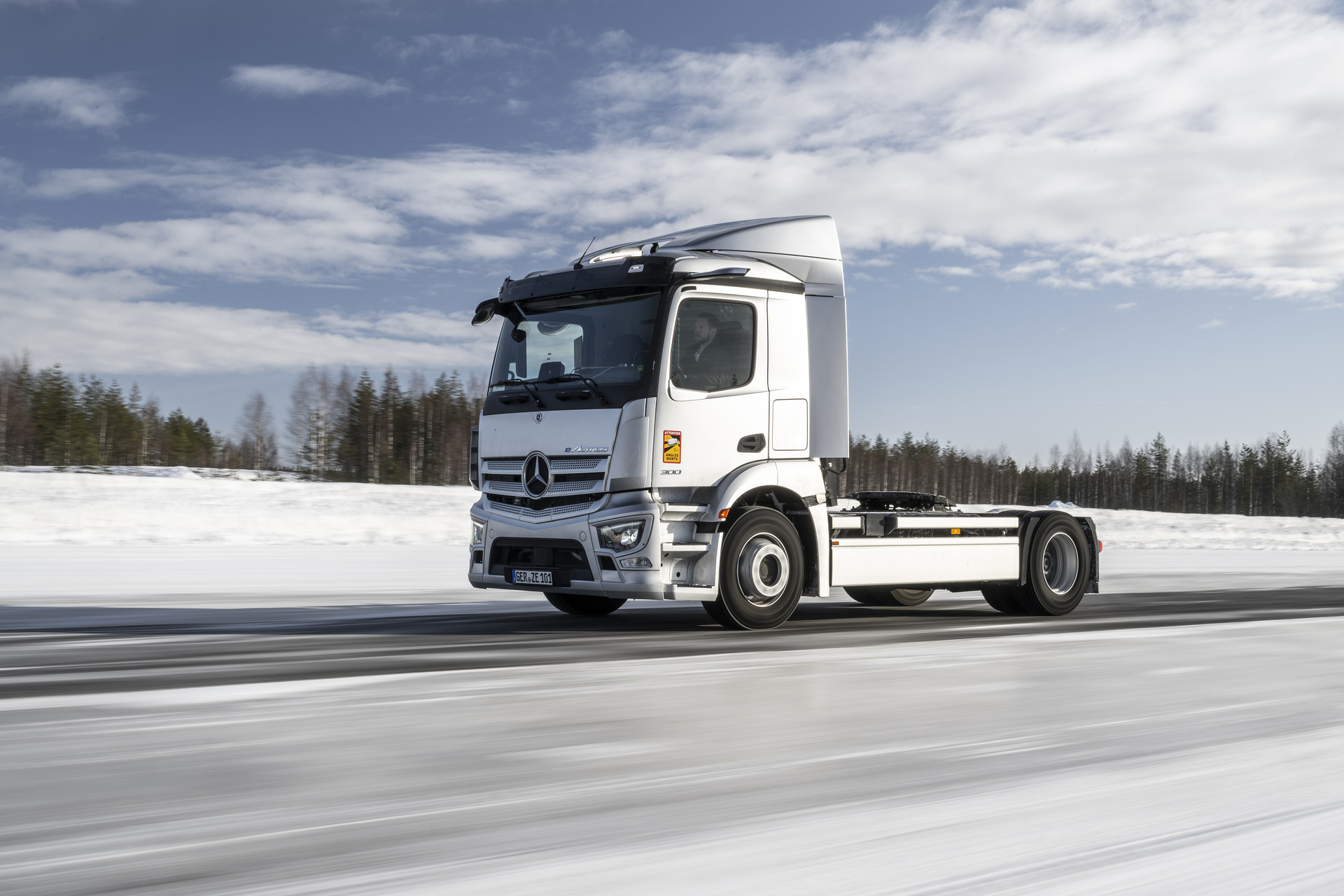 Der eActros im Winter: Fragen und Antworten zum Betrieb bei Kälte, Eis und Schnee Der eActros im Winter: Fragen und Antworten zum Betrieb bei Kälte, Eis und Schnee