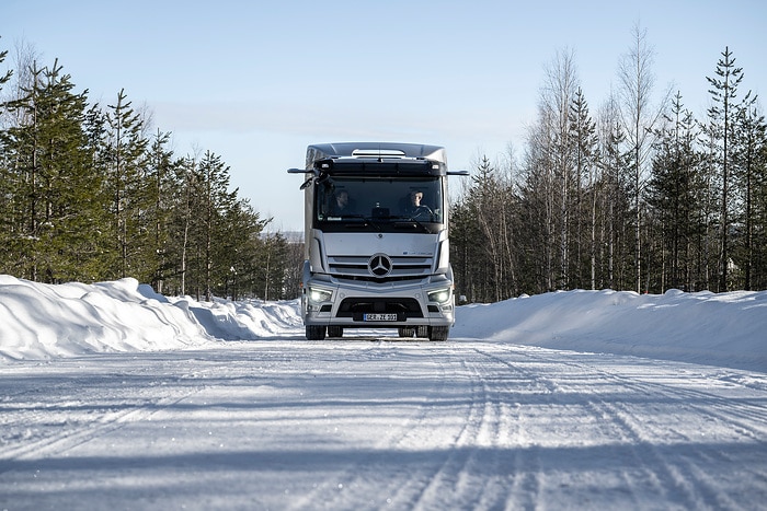 Der eActros im Winter: Fragen und Antworten zum Betrieb bei Kälte, Eis und Schnee