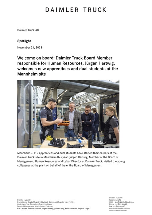 Welcome on board: Daimler Truck Board Member responsible for Human Resources, Jürgen Hartwig, welcomes new apprentices and dual students at the Mannheim site