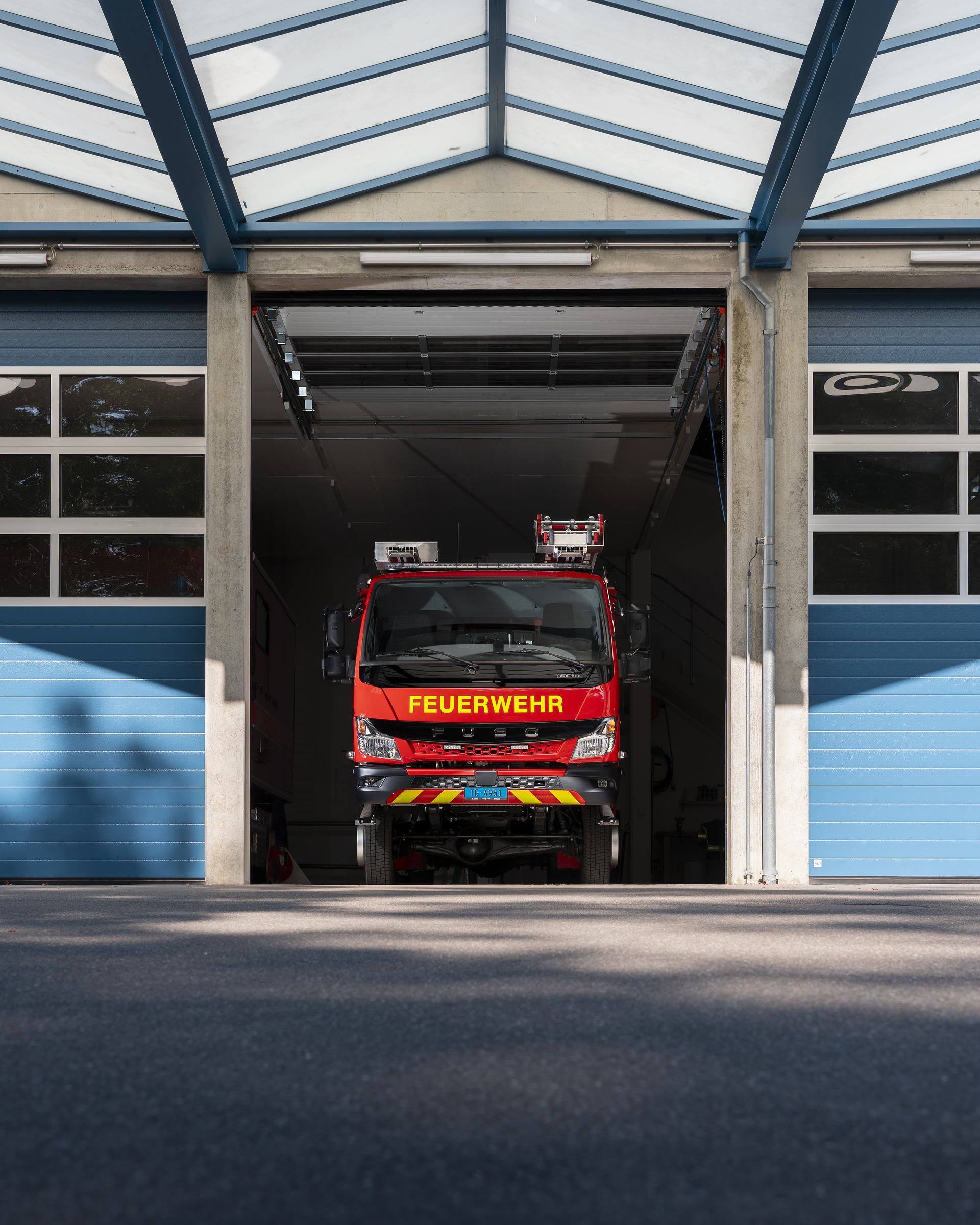 Retten, Löschen, Bergen, Schützen: FUSO Canter 4x4 im Einsatz bei der Schweizer Feuerwehr Retten, Löschen, Bergen, Schützen: FUSO Canter 4x4 im Einsatz bei der Schweizer Feuerwehr