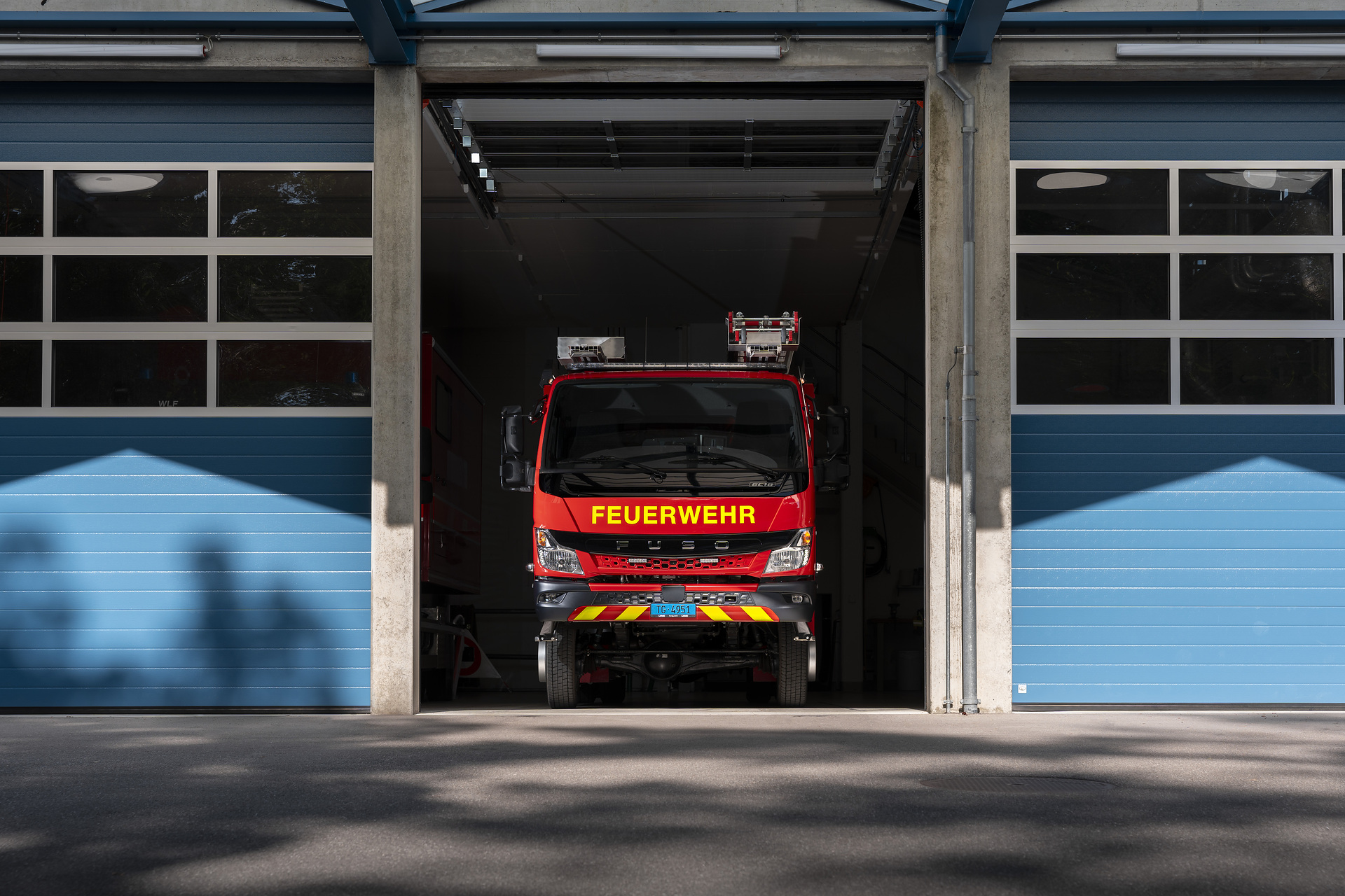 Retten, Löschen, Bergen, Schützen: FUSO Canter 4x4 im Einsatz bei der Schweizer Feuerwehr Retten, Löschen, Bergen, Schützen: FUSO Canter 4x4 im Einsatz bei der Schweizer Feuerwehr
