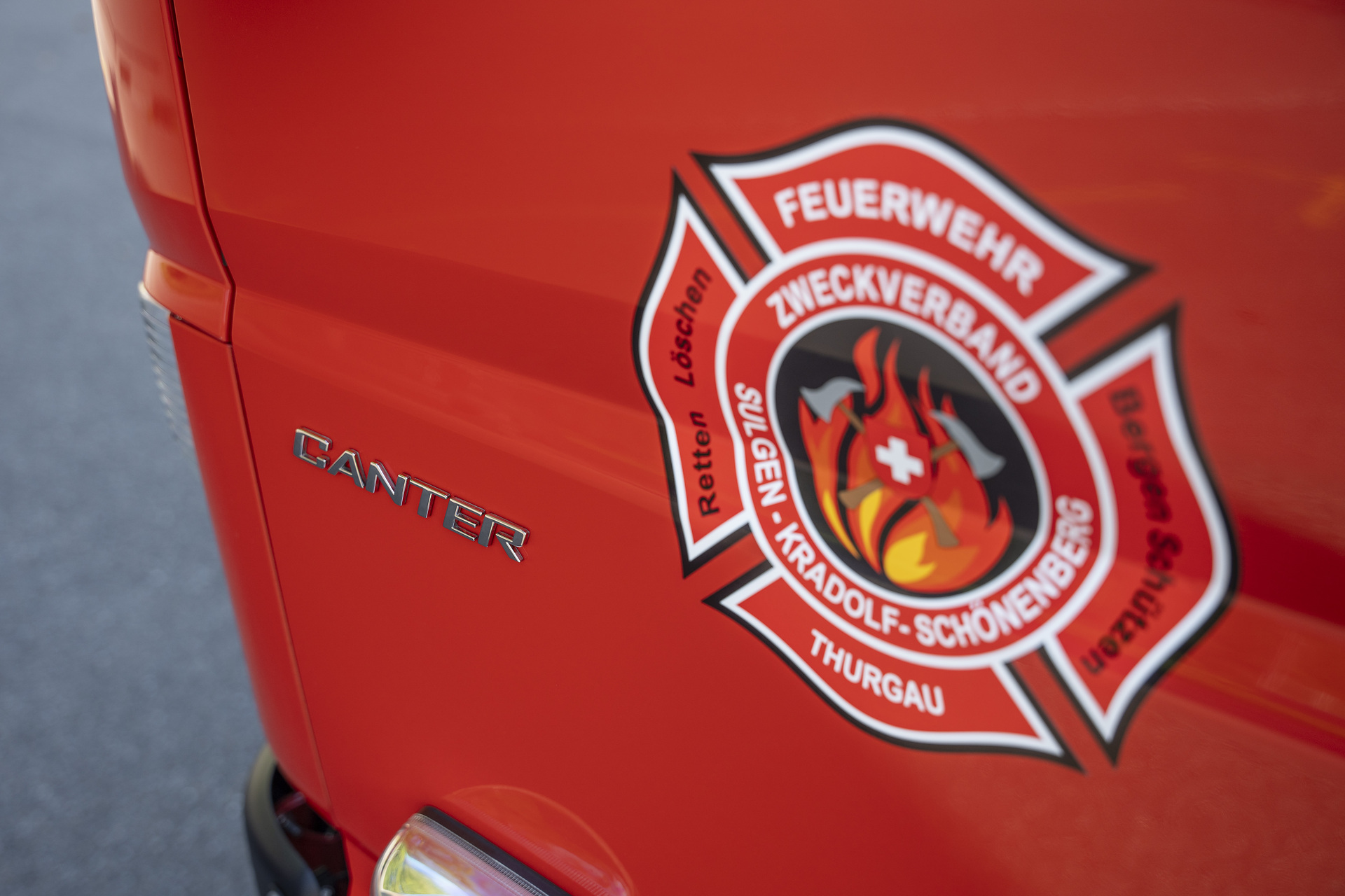 Retten, Löschen, Bergen, Schützen: FUSO Canter 4x4 im Einsatz bei der Schweizer Feuerwehr Retten, Löschen, Bergen, Schützen: FUSO Canter 4x4 im Einsatz bei der Schweizer Feuerwehr