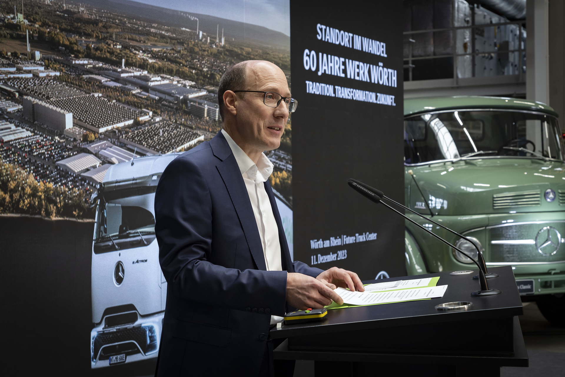 Andreas Bachhofer, Standortverantwortlicher des Werks Wörth und Produktionsleiter von Mercedes-Benz Trucks Höhepunkt des Jubiläumsjahres im Mercedes-Benz Werk Wörth: 60 Jahre Tradition – Transformation – Zukunft