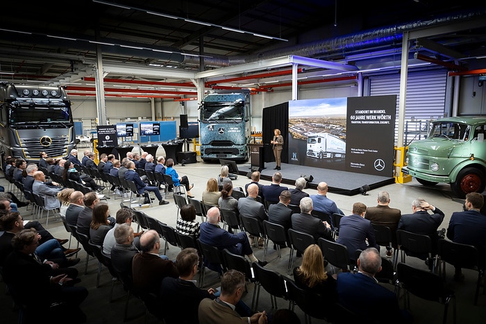 Höhepunkt des Jubiläumsjahres im Mercedes-Benz Werk Wörth: 60 Jahre Tradition – Transformation – Zukunft