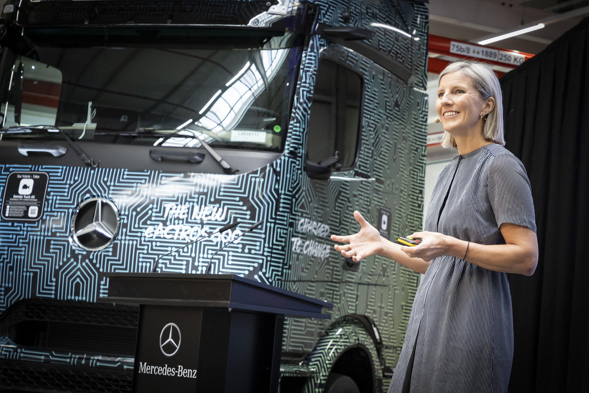 Karin Rådström CEO Mercedes-Benz Trucks Höhepunkt des Jubiläumsjahres im Mercedes-Benz Werk Wörth: 60 Jahre Tradition – Transformation – Zukunft