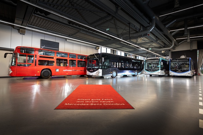 Neues aus der Kreativwerkstatt Spillmann: Motivbusse überraschen mit Außendesign