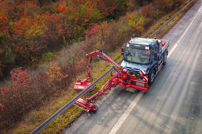 Mercedes-Benz Special Trucks is testing a Unimog prototype with hydrogen combustion engine