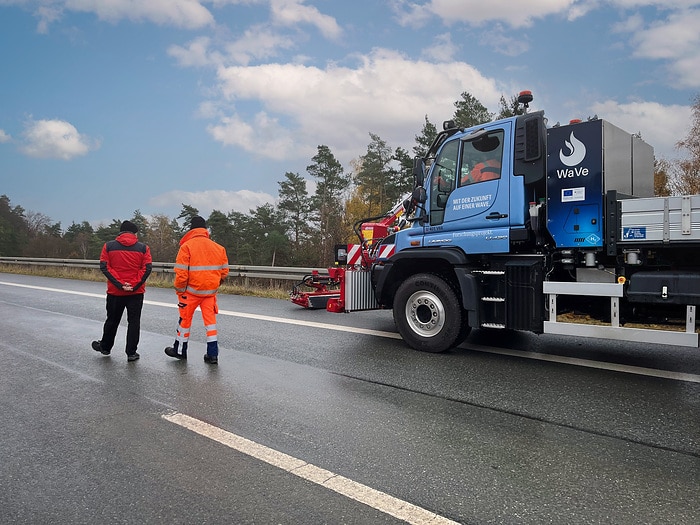 Mercedes-Benz Special Trucks is testing a Unimog prototype with hydrogen combustion engine