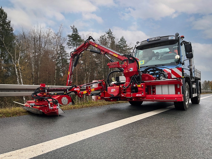 Mercedes-Benz Special Trucks macht Dampf bei der Entwicklung eines Unimog Versuchsfahrzeugs mit Wasserstoff-Verbrennungsmotor