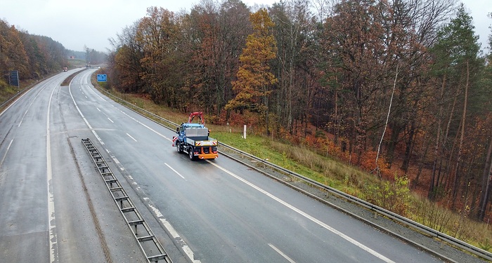 Mercedes-Benz Special Trucks is testing a Unimog prototype with hydrogen combustion engine