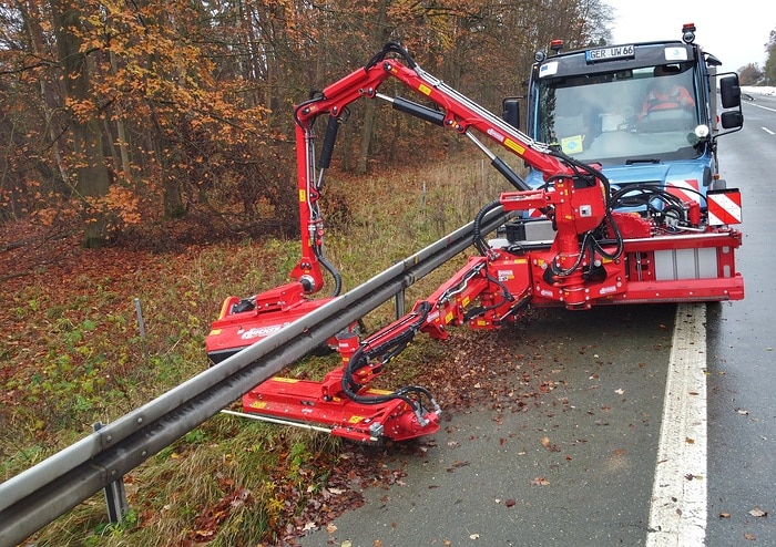 Mercedes-Benz Special Trucks is testing a Unimog prototype with hydrogen combustion engine