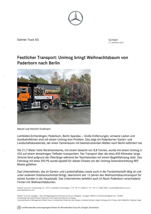 Festlicher Transport: Unimog bringt Weihnachtsbaum von Paderborn nach Berlin