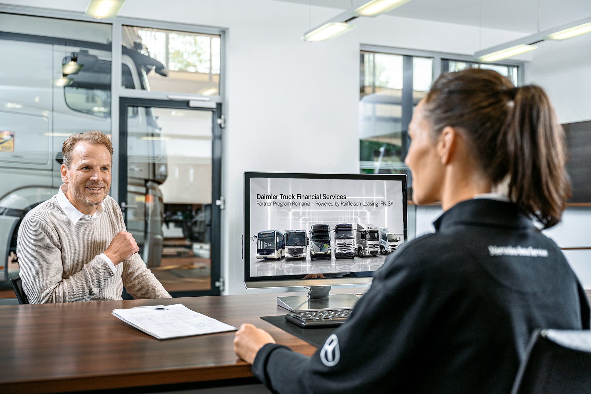 Daimler Truck Financial Services startet Kooperation mit Raiffeisen Leasing in Rumänien