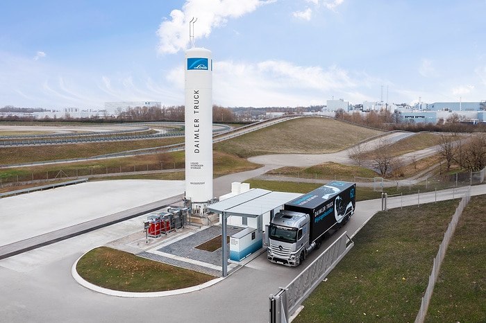 Safe, Fast and Simple: Daimler Truck and Linde Set New Standard for Liquid Hydrogen Refueling Technology