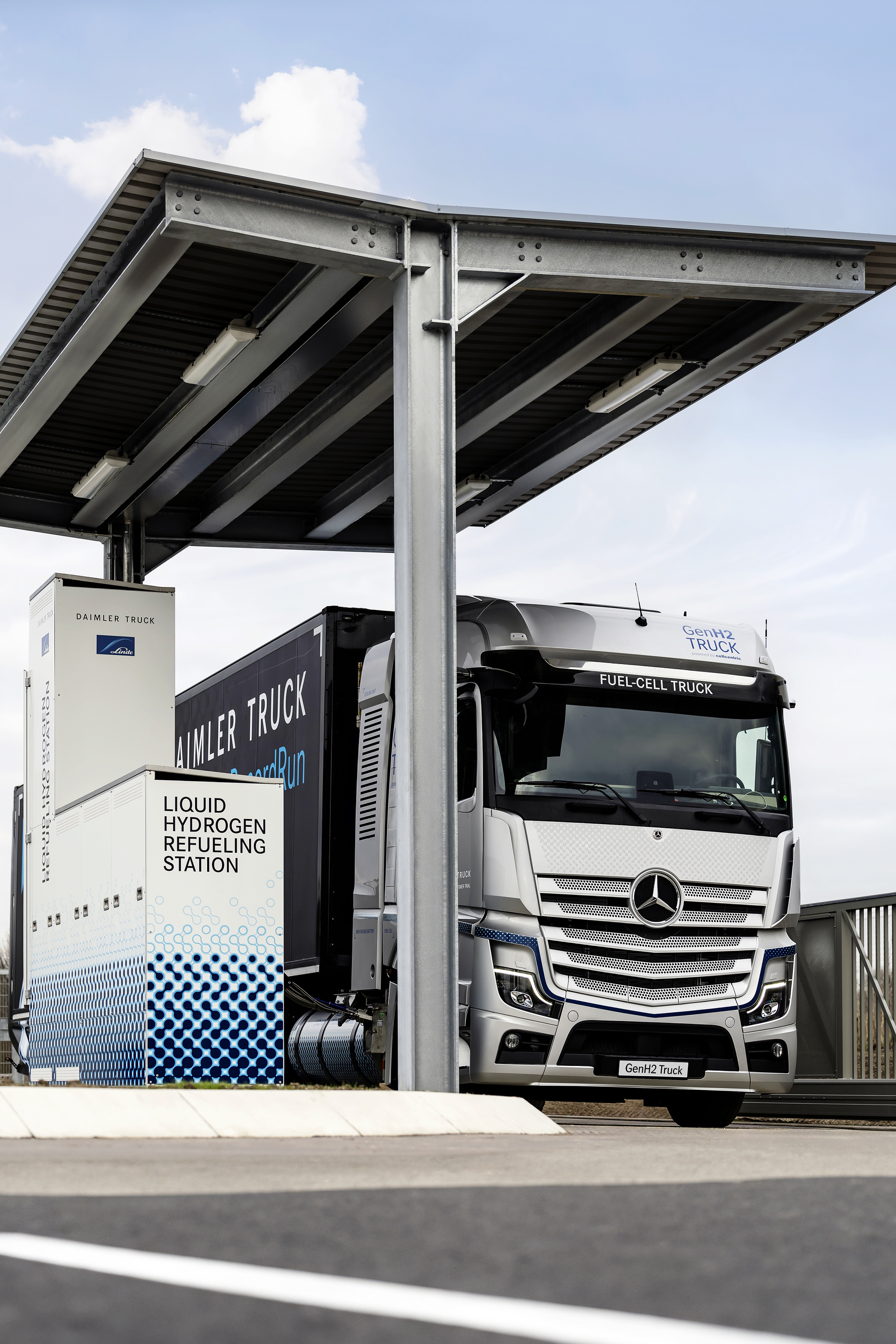 Sicher, schnell und einfach: Daimler Truck und Linde setzen mit sLH2-Technologie neuen Standard für Flüssigwasserstoff-Betankung