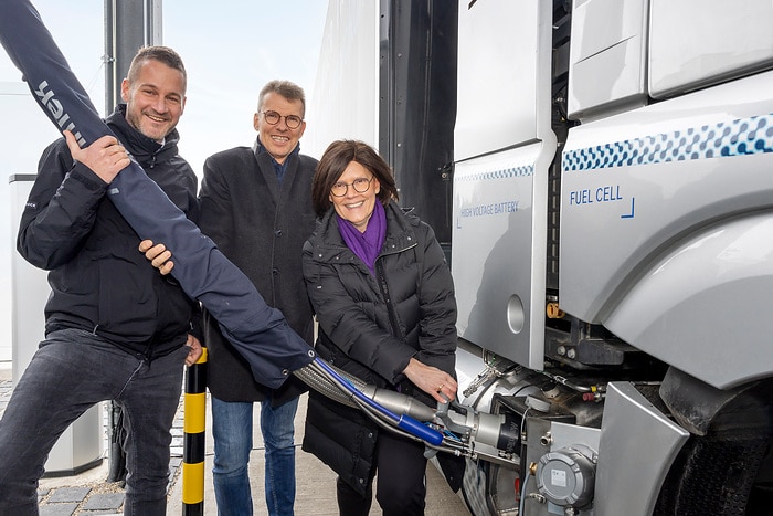 Sicher, schnell und einfach: Daimler Truck und Linde setzen mit sLH2-Technologie neuen Standard für Flüssigwasserstoff-Betankung