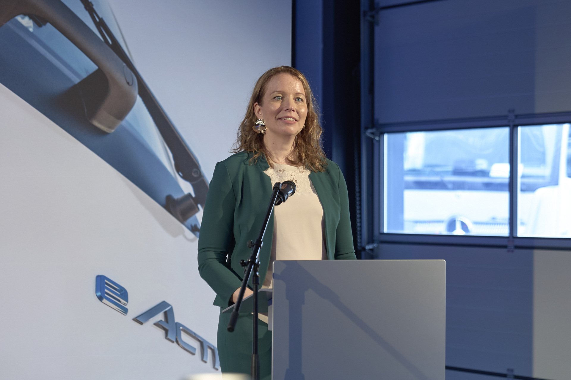 Daimler Truck eröffnet neuen Standort für Vertrieb und Service von Lkw und Bussen in Stuttgart