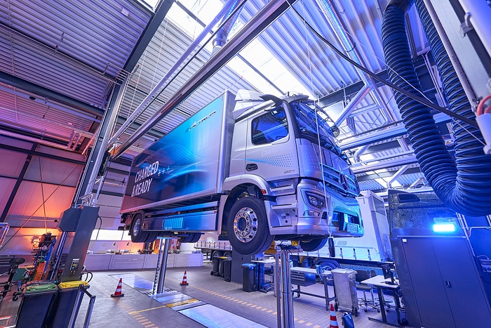 Daimler Truck eröffnet neuen Standort für Vertrieb und Service von Lkw und Bussen in Stuttgart