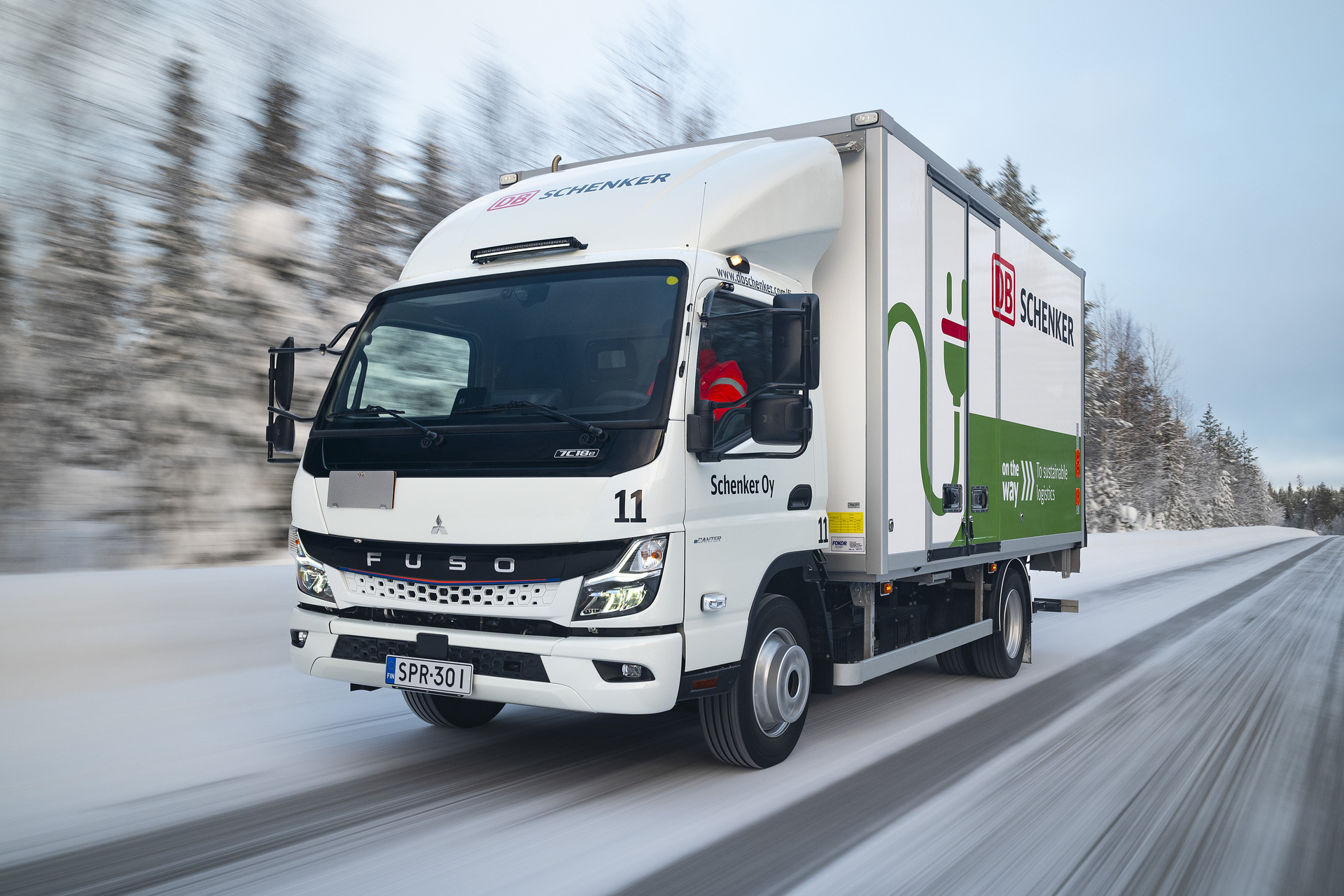 FUSO eCanter 7C18e with 3400mm wheelbase and M battery package operates in Kuusamo, Finland Keeps cool in Northern Finland: FUSO eCanter operates as one of Daimler Truck’s most northern electric trucks in customer operation at DB SCHENKER