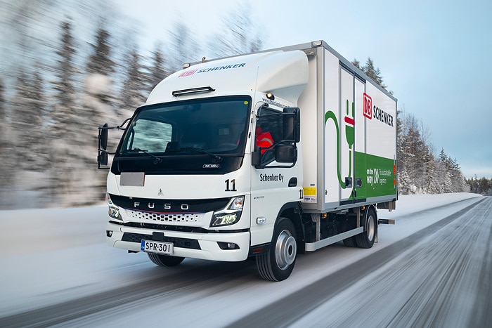 Eiskalt im Norden Finnlands: FUSO eCanter bei DB SCHENKER als einer von Daimler Trucks weltweit nördlichsten Elektro-Lkw im Einsatz