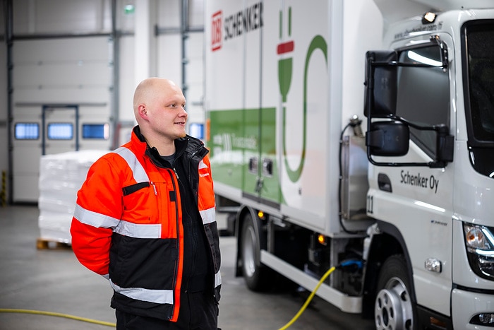 Keeps cool in Northern Finland: FUSO eCanter operates as one of Daimler Truck’s most northern electric trucks in customer operation at DB SCHENKER