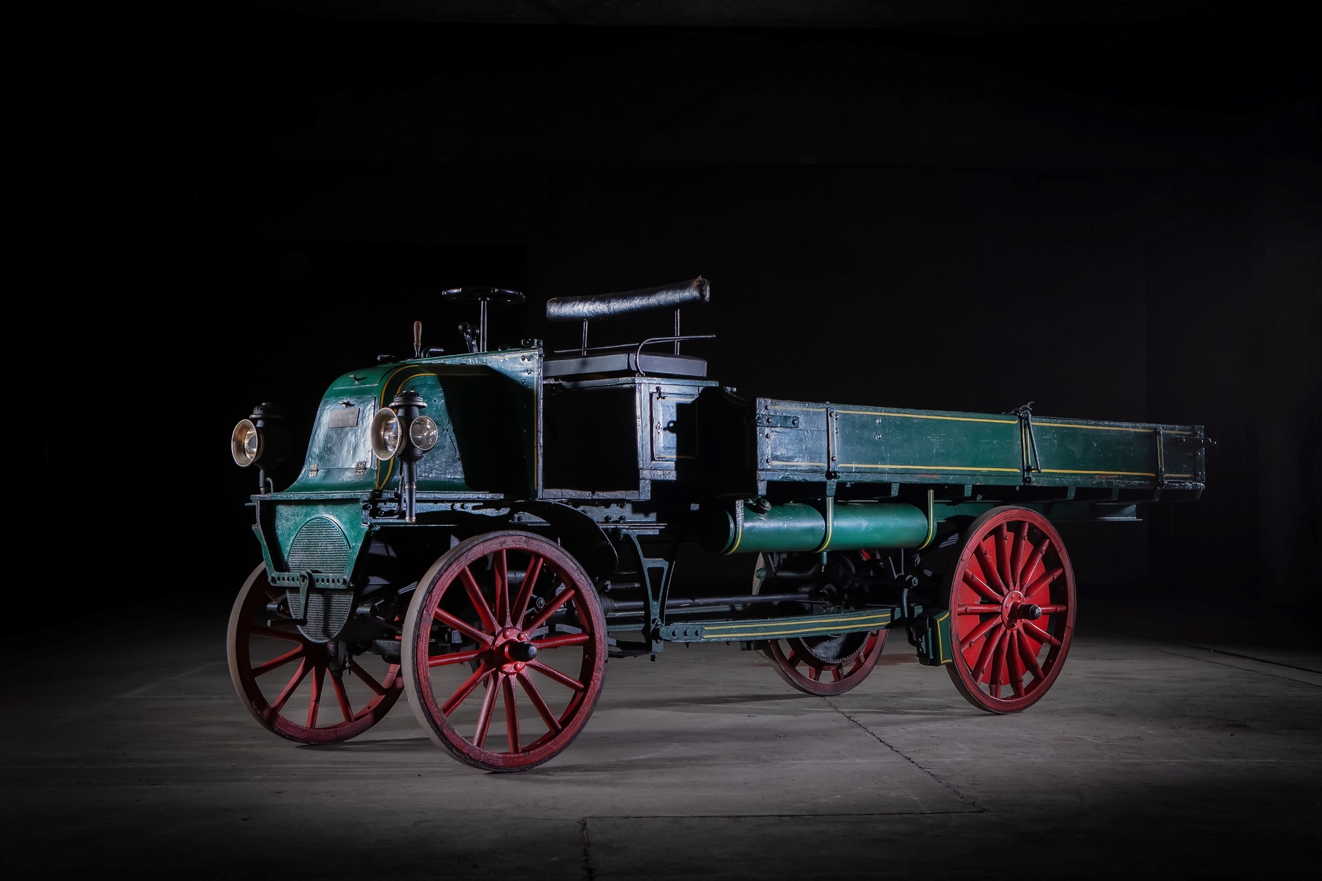 Daimler-Kardan Lastwagen von 1899 mit "2- oder 4-Cylinder-Motor" Eine echte Rarität der Daimler Kardan-Lastwagen von 1899