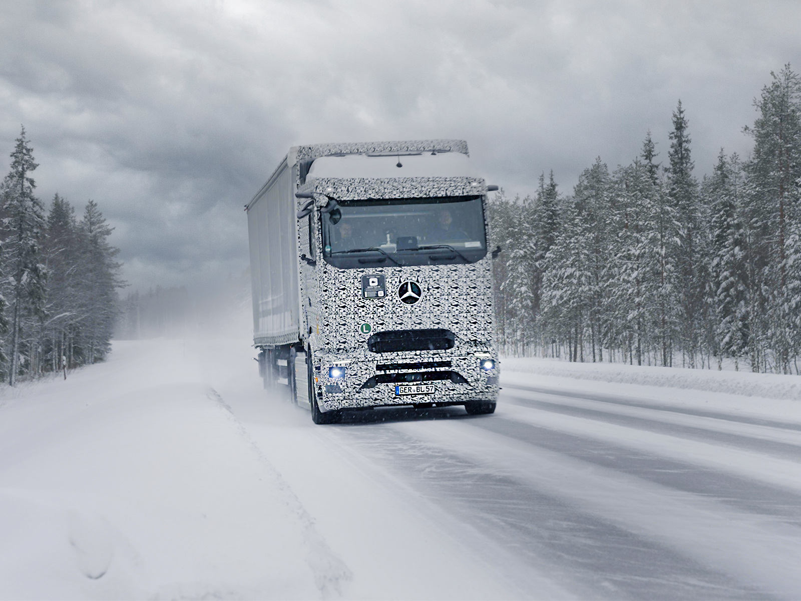 Mercedes-Benz Trucks successfully completes final winter testing of the eActros 600 in Finland before the start of series production Mercedes-Benz Trucks successfully completes final winter trials in Finland of the eActros 600 prior to start of series production