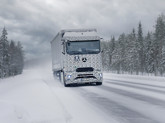 Mercedes-Benz Trucks schließt in Finnland letzte Wintererprobung des eActros 600 vor Serienstart erfolgreich ab