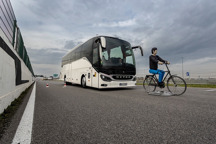 Daimler Buses demonstrates modern safety and drive systems under real-life conditions