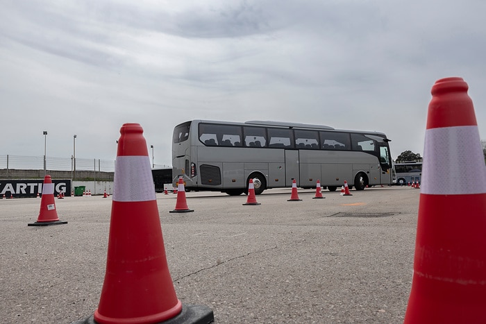 Daimler Buses demonstriert moderne Sicherheits- und Antriebssysteme im praktischen Einsatz