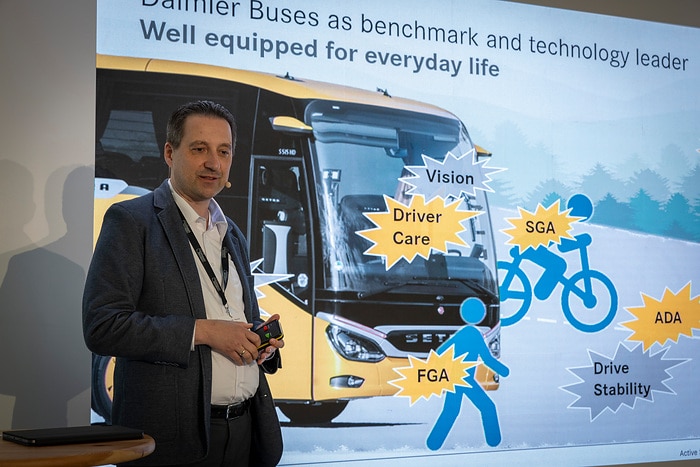 Daimler Buses demonstriert moderne Sicherheits- und Antriebssysteme im praktischen Einsatz
