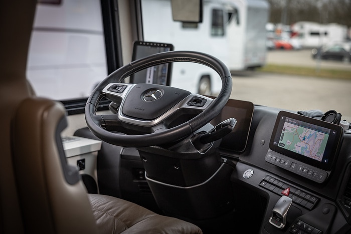 Griff nach den Sternen: Super-Reisemobile zu Gast im Lkw-Werk Wörth von Daimler Truck