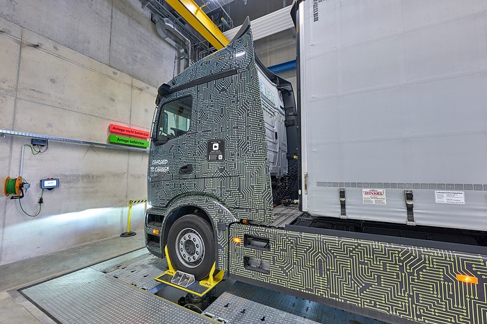 Extensively tried and tested: innovative test facilities safeguard quality standards at Mercedes-Benz Trucks