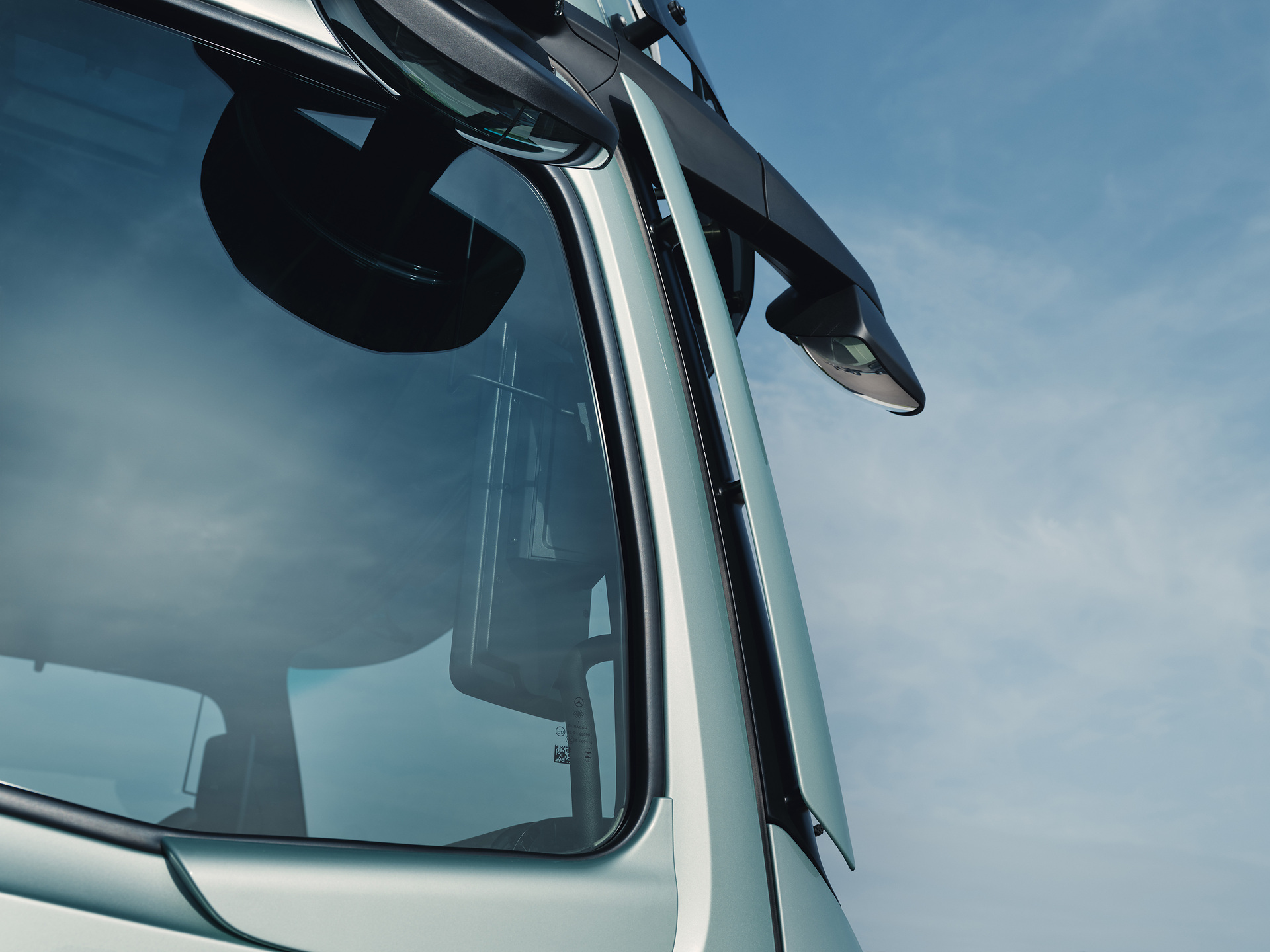 Noch mehr Effizienz auf der Straße: Der neue Actros L von Mercedes-Benz Trucks mit futuristischer ProCabin, noch besserer Aerodynamik und innovativen Assistenzsystemen