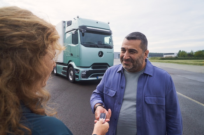 Noch mehr Effizienz auf der Straße: Der neue Actros L von Mercedes-Benz Trucks mit futuristischer ProCabin, noch besserer Aerodynamik und innovativen Assistenzsystemen