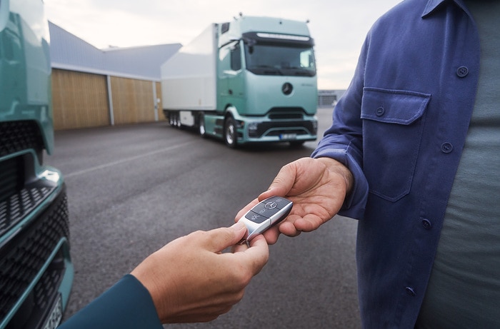 Noch mehr Effizienz auf der Straße: Der neue Actros L von Mercedes-Benz Trucks mit futuristischer ProCabin, noch besserer Aerodynamik und innovativen Assistenzsystemen