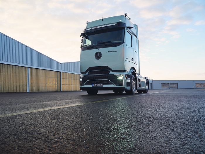 Noch mehr Effizienz auf der Straße: Der neue Actros L von Mercedes-Benz Trucks mit futuristischer ProCabin, noch besserer Aerodynamik und innovativen Assistenzsystemen