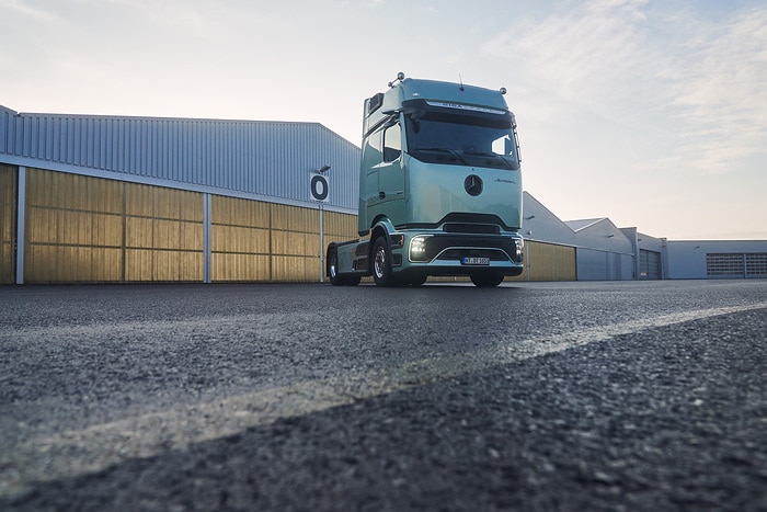 Even more efficiency on the road: The new Actros L from Mercedes-Benz Trucks with its futuristic ProCabin, even better aerodynamics and further optimized assistance systems