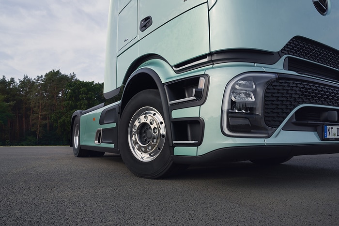 Even more efficiency on the road: The new Actros L from Mercedes-Benz Trucks with its futuristic ProCabin, even better aerodynamics and further optimized assistance systems