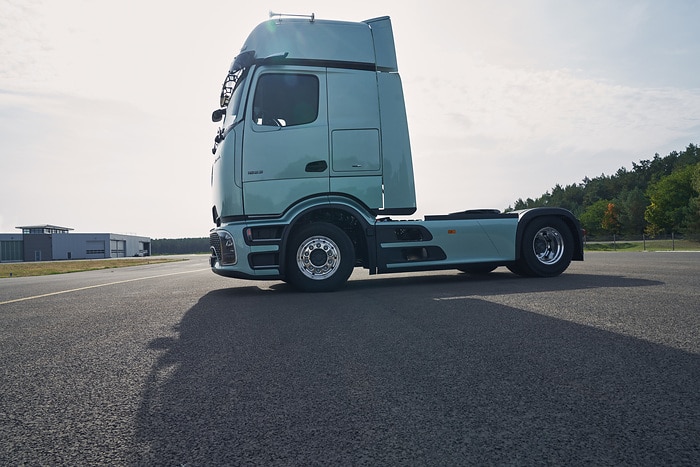 Noch mehr Effizienz auf der Straße: Der neue Actros L von Mercedes-Benz Trucks mit futuristischer ProCabin, noch besserer Aerodynamik und innovativen Assistenzsystemen