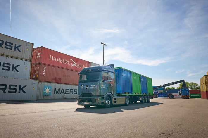 Start of eActros 600 customer testing – Contargo and Remondis take over first electric trucks