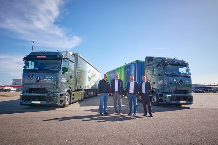 Start of eActros 600 customer testing – Contargo and Remondis take over first electric trucks