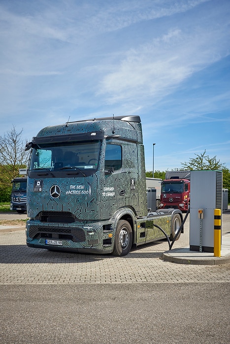 Mercedes-Benz Trucks durchbricht Schallmauer beim elektrischen Laden mit 1.000 Kilowatt Leistung