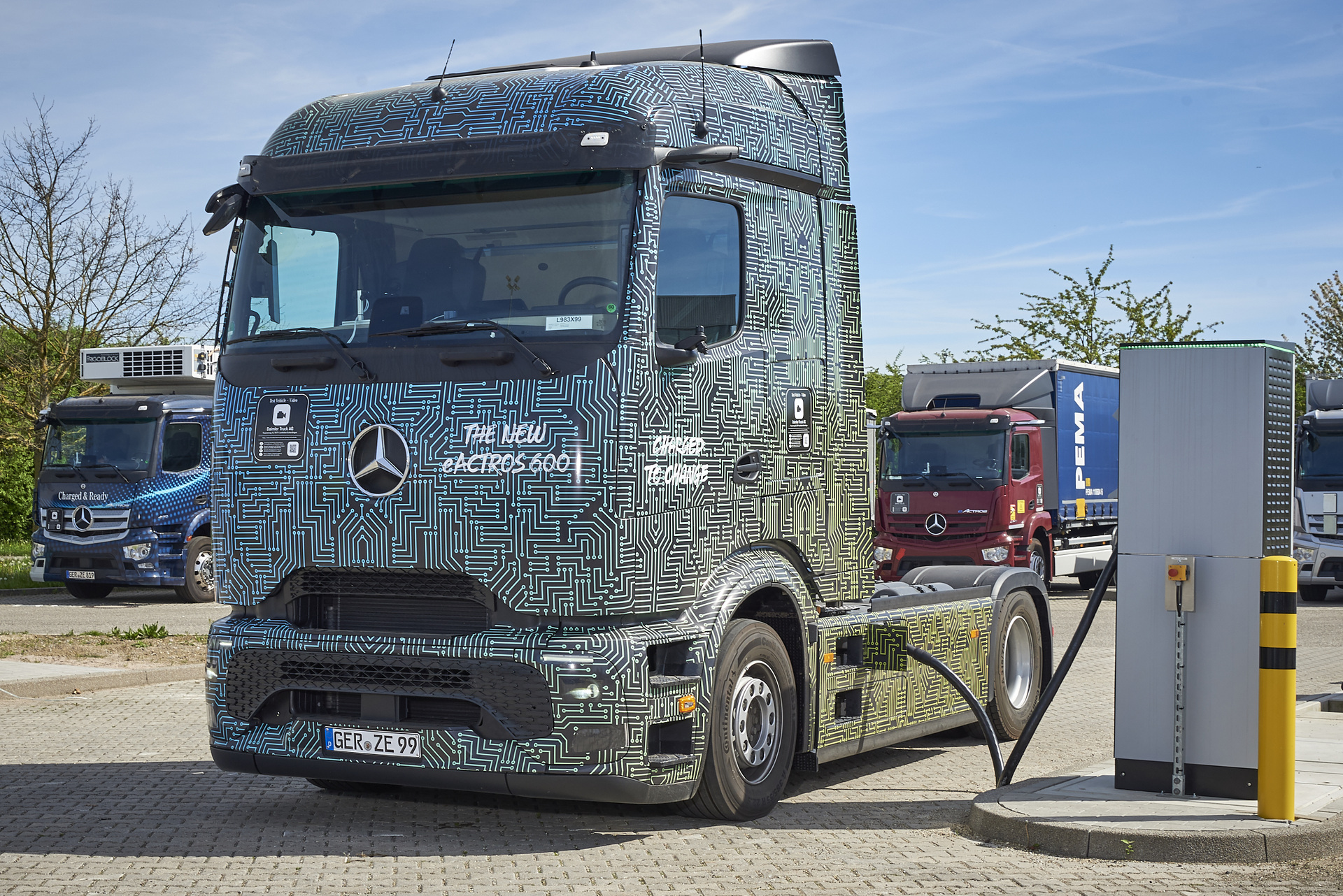 Mercedes-Benz Trucks durchbricht Schallmauer beim elektrischen Laden mit 1.000 Kilowatt Leistung