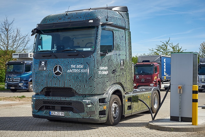 Mercedes-Benz Trucks developers successfully test electric charging at 1,000 kilowatts