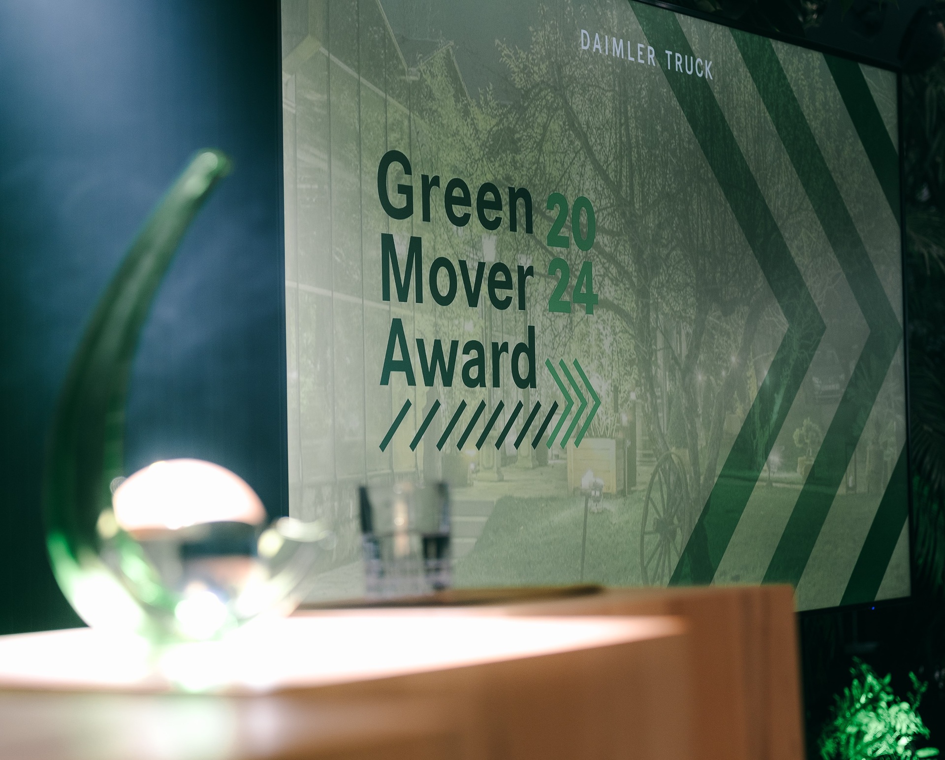 Special commitment to the environment honored: Daimler Truck for the first time presents the “Green Mover Award” Special commitment to the environment honored: Daimler Truck for the first time presents the “Green Mover Award”